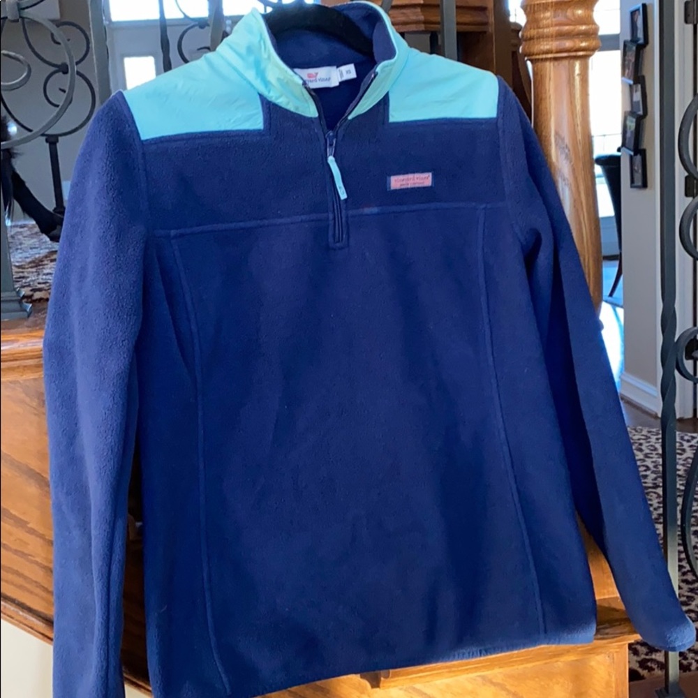 Vineyard Vines 1/4 zip fleece pullover. Size XS